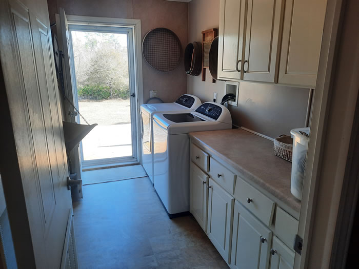 12_laundry room_01.jpg